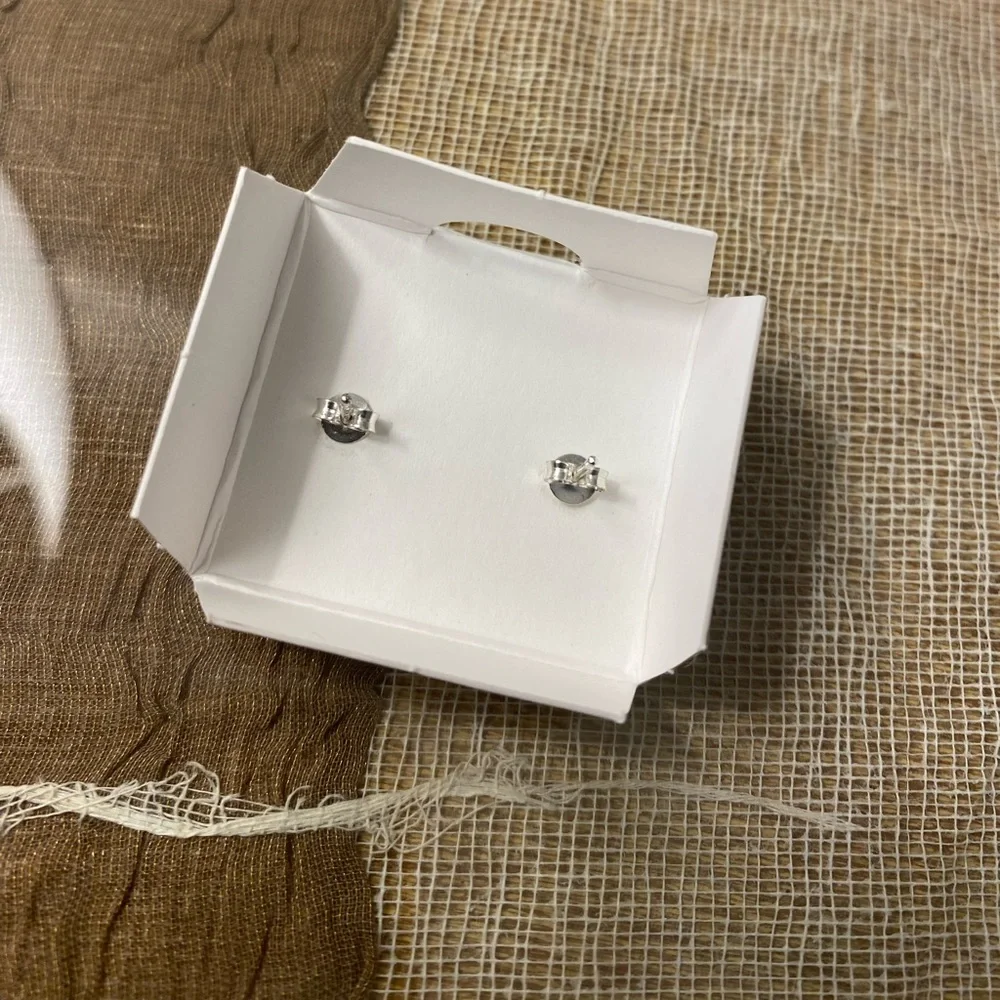 **GIFTED** I am LIMITED EDITION STERLING SILVER 925 reindeer earrings 🤶🎅🦌🎄❄️ - Picture 5 of 16